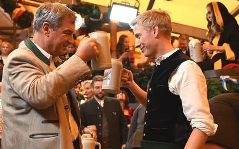 Auf eine friedliche Wiesn! - Foto: Sven Hoppe/dpa