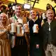 Ehepaar Söder und Krause mit seinem Verlobten - Bild: Sven Hoppe/dpa