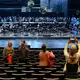 Besucherinnen und Besucher konnten auch einen Blick hinter die Kulissen werfen. - Bild: Roberto Pfeil/dpa