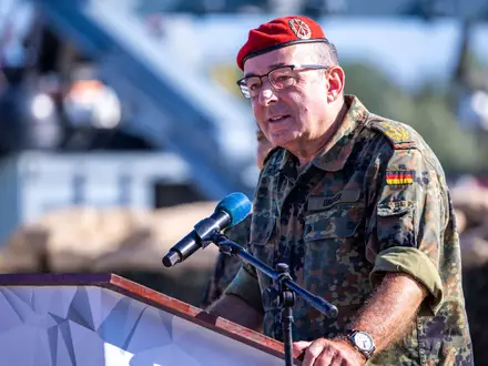 Generalinspekteur Carsten Breuer wurde zum Vorsitzenden des Nato-Militärausschusses gewählt. (Archivbild) - Foto: Jens Büttner/dpa
