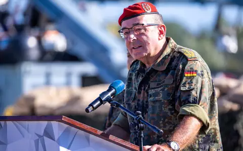 Generalinspekteur Carsten Breuer wurde zum Vorsitzenden des Nato-Militärausschusses gewählt. (Archivbild) - Foto: Jens Büttner/dpa
