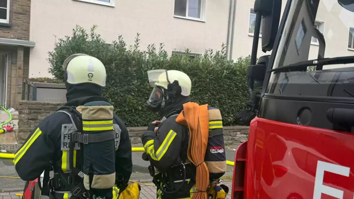 FW-BO: Wohnungsbrand auf der Hattinger Straße: Zwei Personen aus Brandwohnung gerettet - Bild: presseportal.de