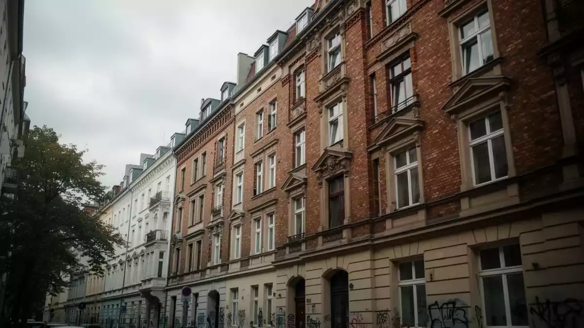 Feuer in Berliner Pflegeheim: Ein Toter und 25 Verletzte