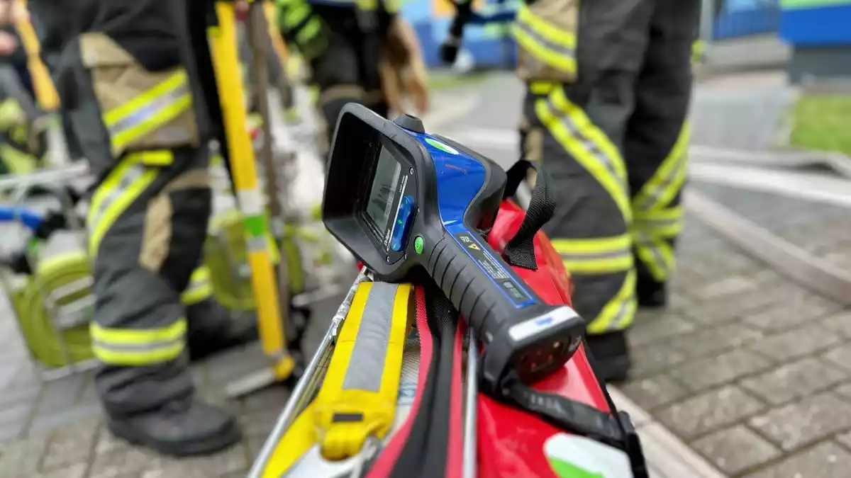FW Hünxe: Pkw-Brand durch Ersthelfer und Polizei gelöscht - Bild: presseportal.de