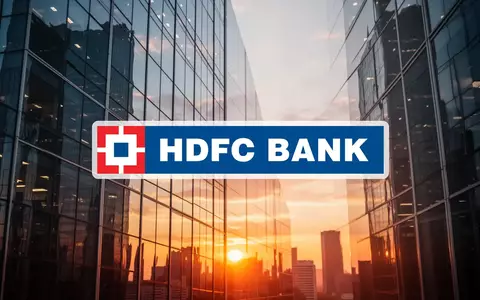 Moderne Glasfassade eines Bürogebäudes im Sonnenaufgang als Symbol für Unternehmensführung und Finanzstabilität. - Foto: über boerse-global.de