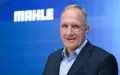 Mahle-Chef Arnd Franz: «Ohne Lastkraftwagen geht nichts.» (Archivbild) - Foto: Bernd Weißbrod/dpa