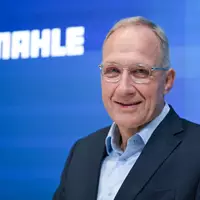 Mahle-Chef Arnd Franz: «Ohne Lastkraftwagen geht nichts.» (Archivbild) - Foto: Bernd Weißbrod/dpa