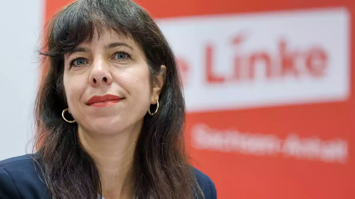 Linke-Spitzenkandidatin Elif Eralp will Kai Wegner im Roten Rathaus ablösen. (Archivbild)  - Bild: Jan Woitas/dpa
