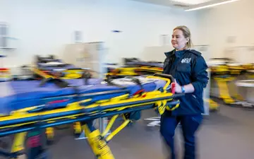 Einige Jugendliche klagten über leichten Schwindel und Kreislaufprobleme. - Foto: Lennart Preiss/dpa