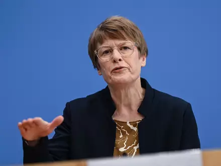 Scharfe Kritik am Tankrabatt: Ökonomin Veronika Grimm. (Archivbild)  - Foto: Britta Pedersen/dpa