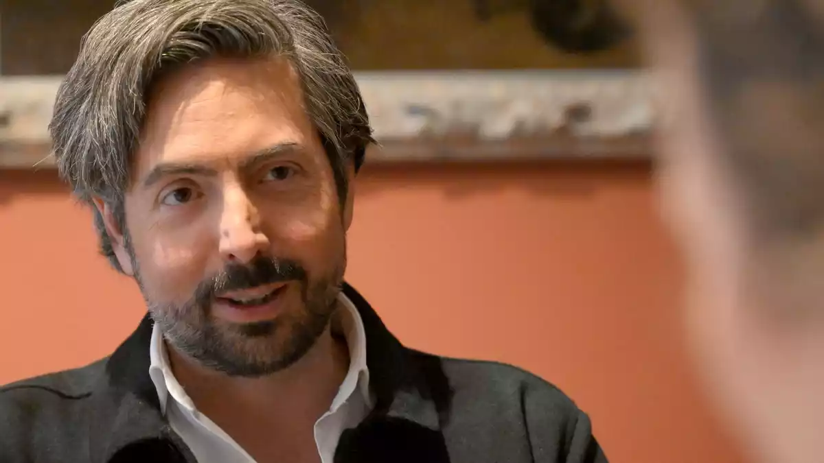 David Dietl freut sich, dass sein verstorbener Vater Helmut noch so präsent ist in München. (Archivbild) - Bild: Felix Hörhager/dpa