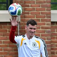Pascal Groß wird das DFB-Trikot künftig nicht mehr tragen. (Archivbild)  - Foto: Federico Gambarini/dpa