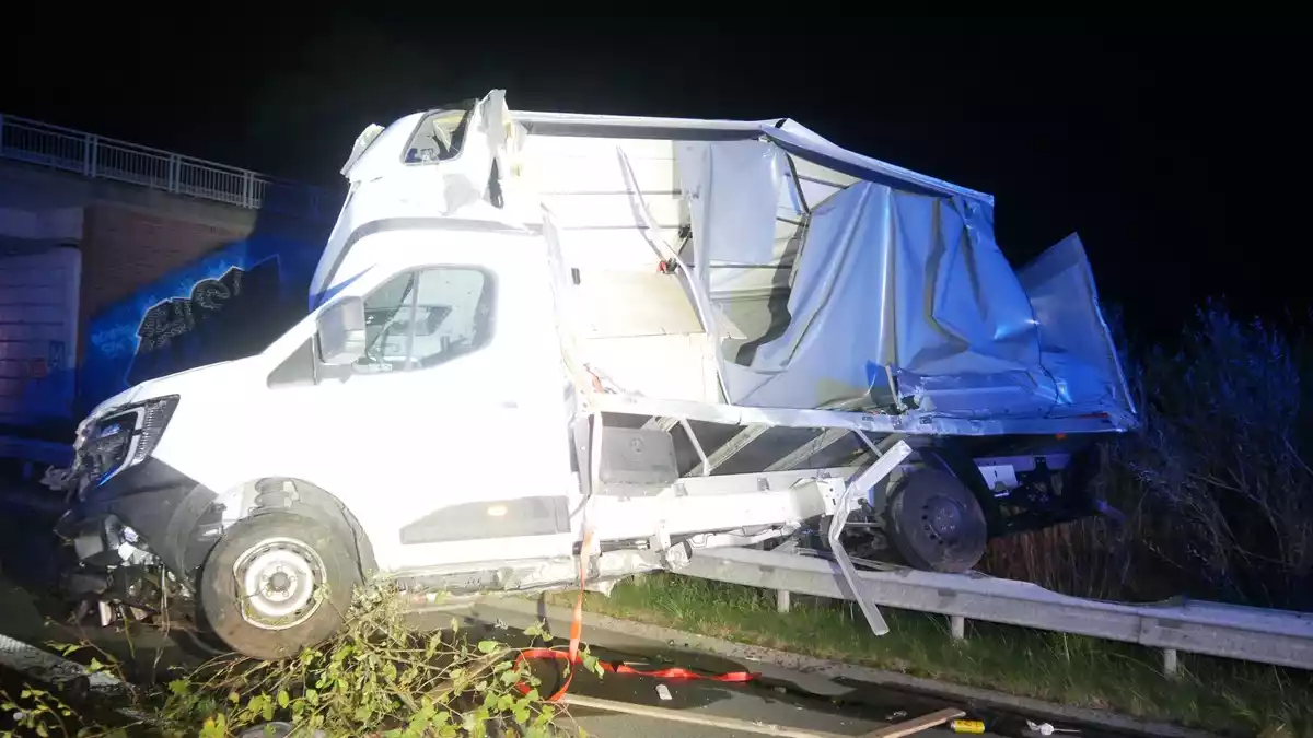 POL-ROW: ++Verkehrsunfall am Samstag auf der A1++Betrug mittels Mobiltelefons++Diebstahl auf Baustelle++ - Bild: presseportal.de