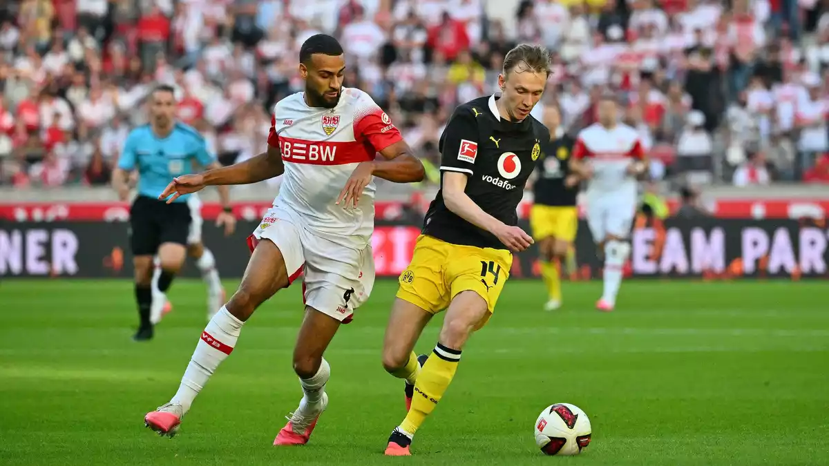 Machte den Unterschied: BVB-Torschütze Maximilian Beier (r). - Bild: Jan-Philipp Strobel/dpa