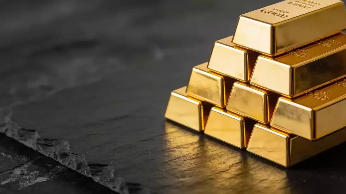 Gold Ends Week Higher as Fed Hike Fades; Goldman Keeps $5,400 Target