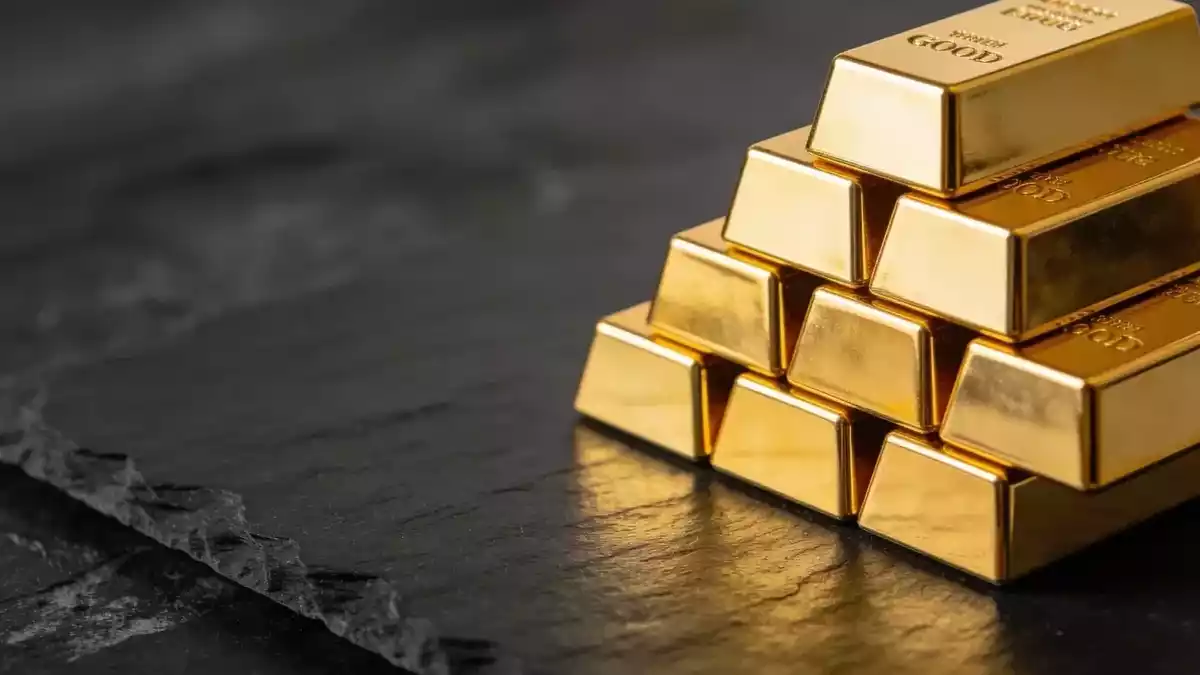 Gold Hits One-Week High as Central Bank Buying and ETF Inflows Support Prices
