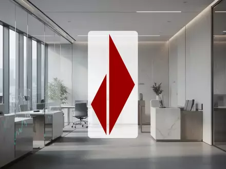 Modernes, minimalistisches Bürointerieur mit Fokus auf architektonische Linien und eine vorsichtige Marktstimmung. - Foto: über boerse-global.de