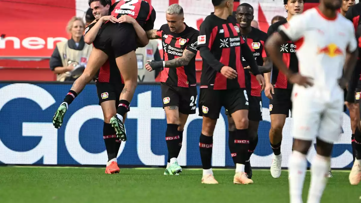 Leverkusen feiert den zweiten Heimsieg im zweiten Spiel.  - Bild: Federico Gambarini/dpa