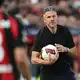 Warten weiterhin auf Auswärtspunkte in der Bundesliga: RB Leipzig und Trainer Martín Demichelis. - Bild: Federico Gambarini/dpa
