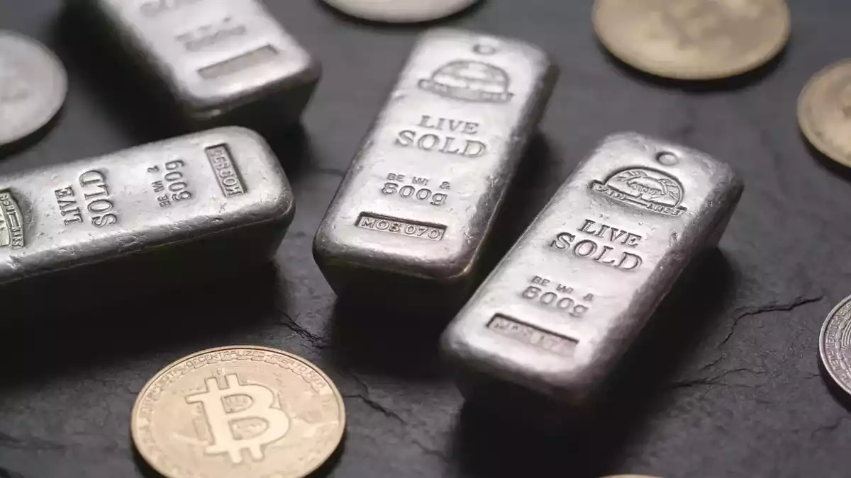 Silver Settles at $66.78, Reclaims 50-Day Average as Middle East Tensions Rattle Markets