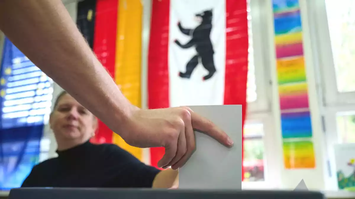Rund 2,5 Millionen Menschen waren in der Hauptstadt zur Wahl für das Abgeordnetenhaus aufgerufen. - Bild: Katharina Kausche/dpa
