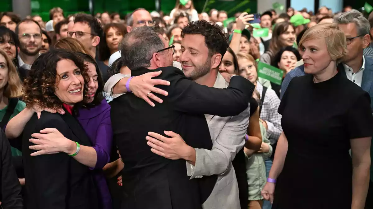 Die Grünen setzen nach der Berlin-Wahl auf eine Koalition mit Linke und SPD.  - Bild: Annette Riedl/dpa