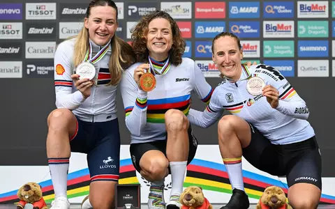 Franziska Koch (r) gewann Bronze im Zeitfahren. - Foto: Graham Hughes/The Canadian Press/AP/dpa