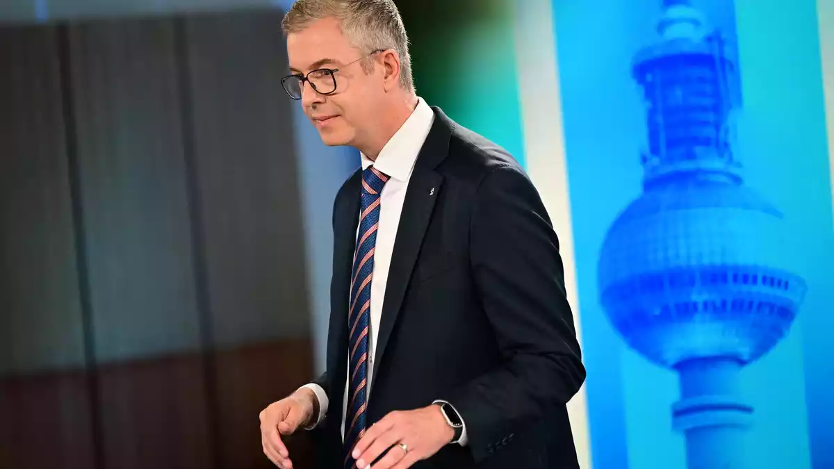 Stefan Evers kündigt Gespräche an.  - Bild: Fabian Sommer/dpa