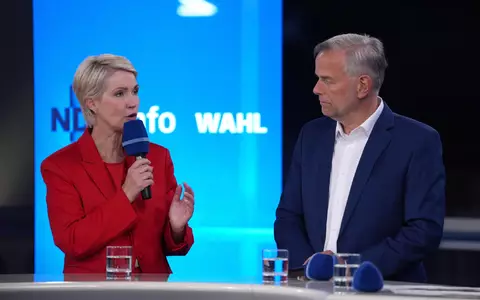 Beide wollen in Schwerin regieren: SPD-Ministerpräsidentin Schwesig und AfD-Kandidat Holm. - Foto: Marcus Brandt/dpa Pool/dpa