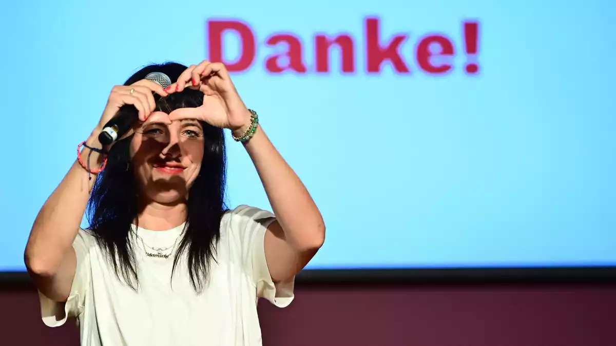 Hat die Linke zum Sieg in Berlin geführt: Elif Eralp. - Bild: Sebastian Gollnow/dpa