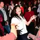 Elif Eralp konnte am Abend tanzen und lachen.  - Bild: Sebastian Gollnow/dpa