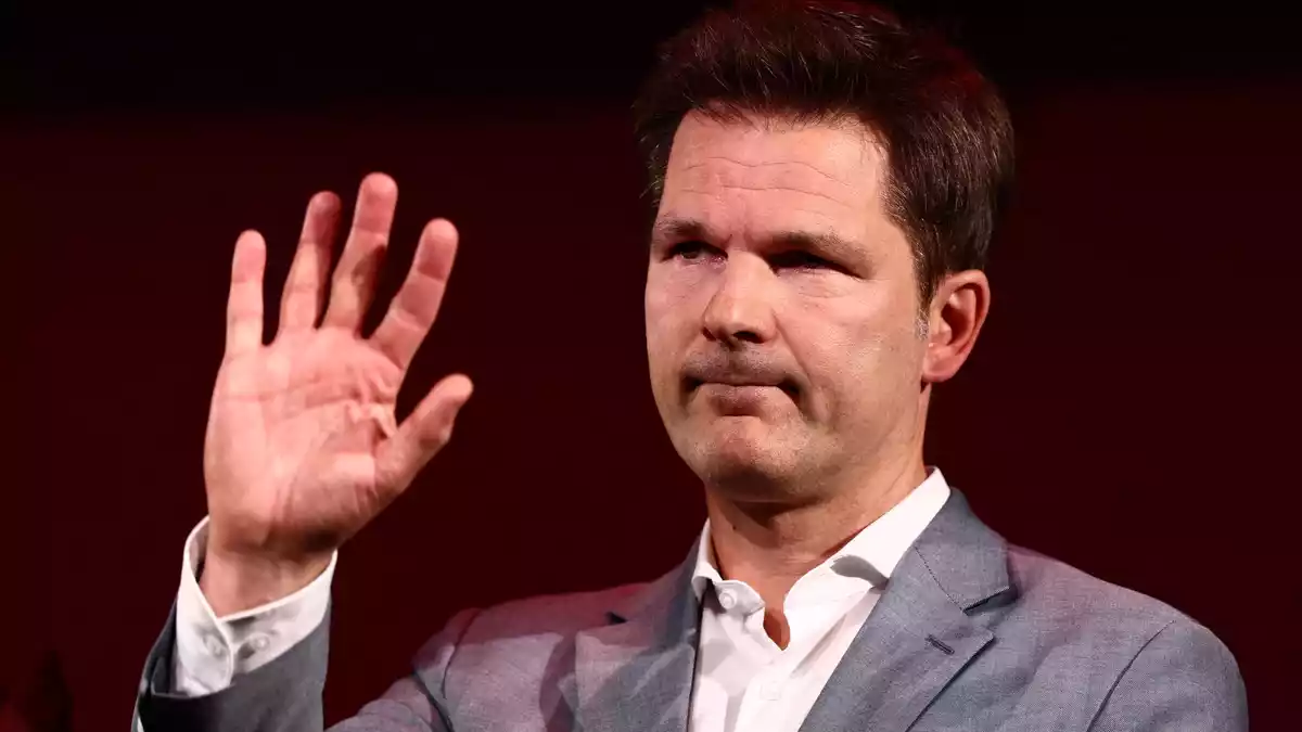 SPD-Spitzenkandidat Steffen Krach hatte sich deutlich mehr vorgestellt als die zwölf Prozent der Stimmen, die seine Partei erhielt.  - Bild: Christoph Soeder/dpa