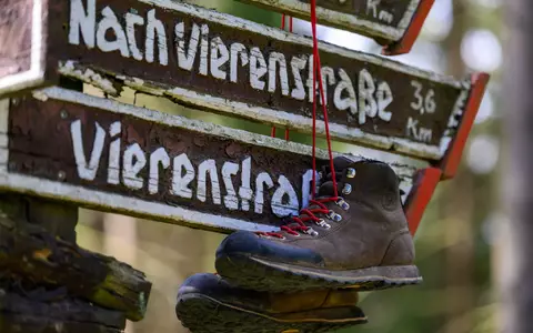 Das Image des Wanderns hat sich einer Studie zufolge seit den 1990er Jahren «von einer eher betulichen zu einer Lifestyle-orientierten Freizeitaktivität» gewandelt.  - Foto: Hendrik Schmidt/dpa