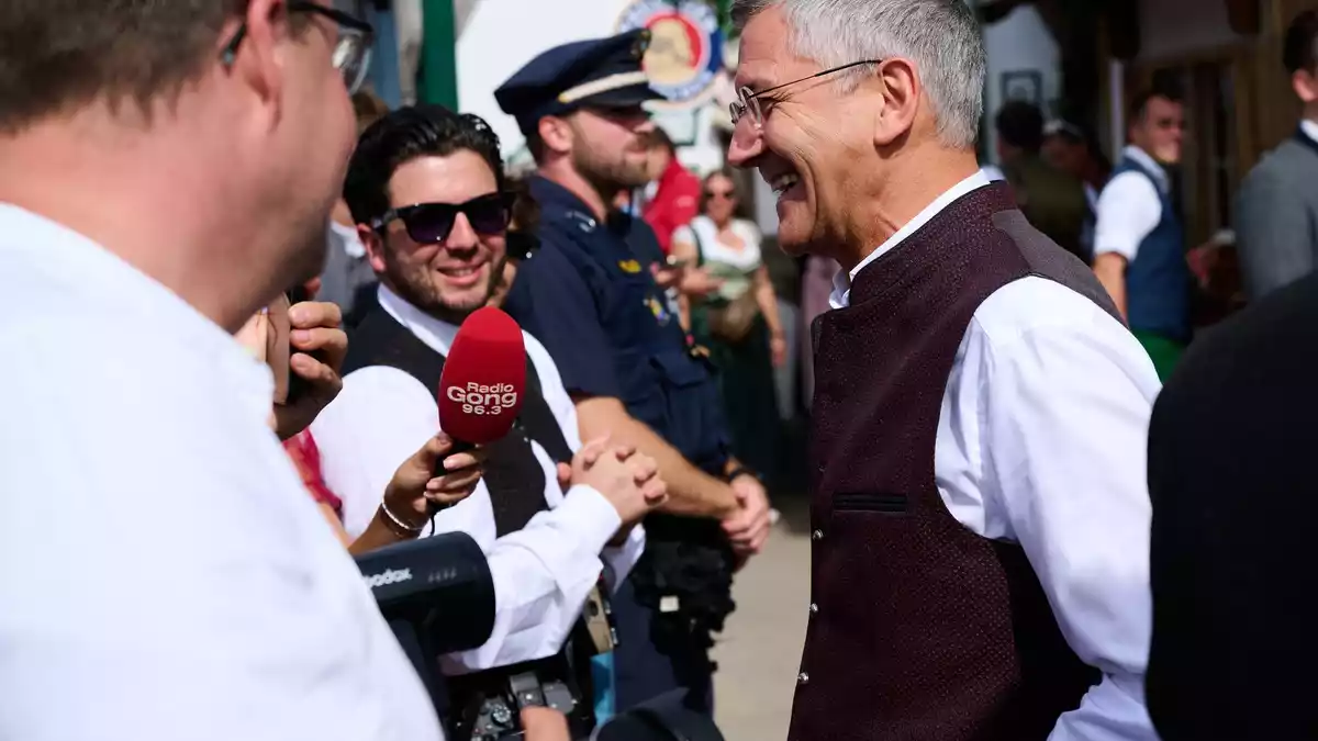 Herbert Hainer beim Besuch des Oktoberfests. - Bild: Sven Hoppe/dpa