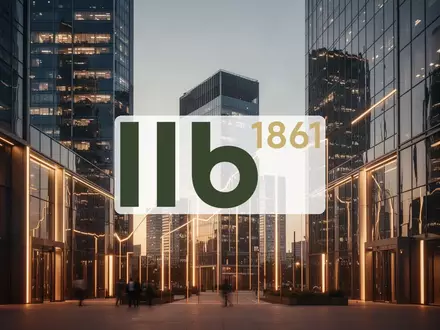 Moderne Finanzarchitektur bei Dämmerung als Symbol für strategische Unternehmensentwicklung und Marktstabilität. - Foto: über boerse-global.de