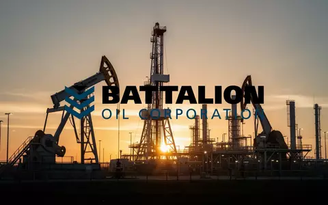 Industrielle Förderanlage bei Sonnenaufgang als Symbol für den Energiesektor - Foto: über boerse-global.de