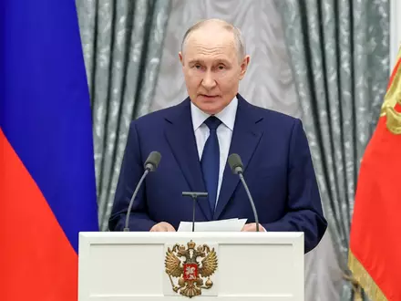 Alle Parteien im künftigen Parlament unterstützen Putins Kriegskurs. - Foto: Alexander Kazakov/Pool Sputnik Kremlin/AP/dpa