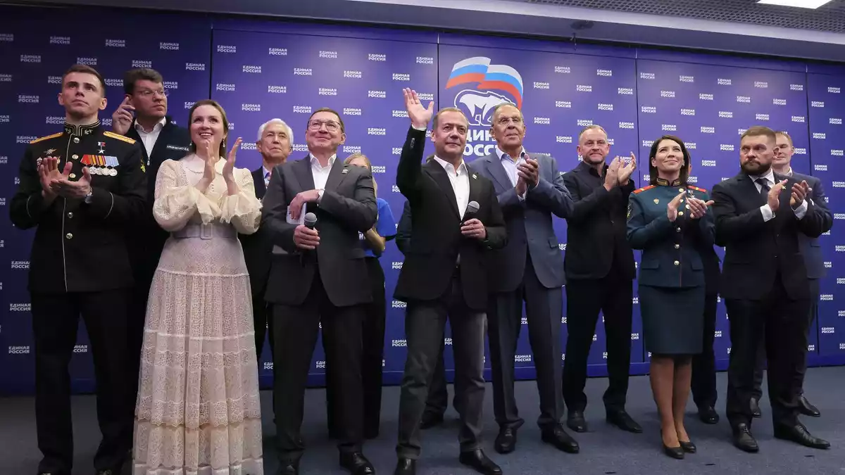 Die Kremlpartei Geeintes Russland ist die maßgebliche politische Kraft hinter dem Krieg gegen die Ukraine. - Bild: Ekaterina Shtukina/Pool Sputnik Kremlin/AP/dpa