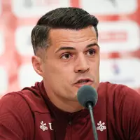 Xhaka gibt nun zu: Die Impfbestätigung war erworben.  - Foto: Christian Charisius/dpa