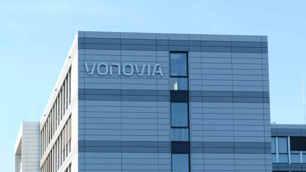 Der Immobilienkonzern Vonovia: Problem oder Teil der Lösung? - Bild: Helge Toben/dpa