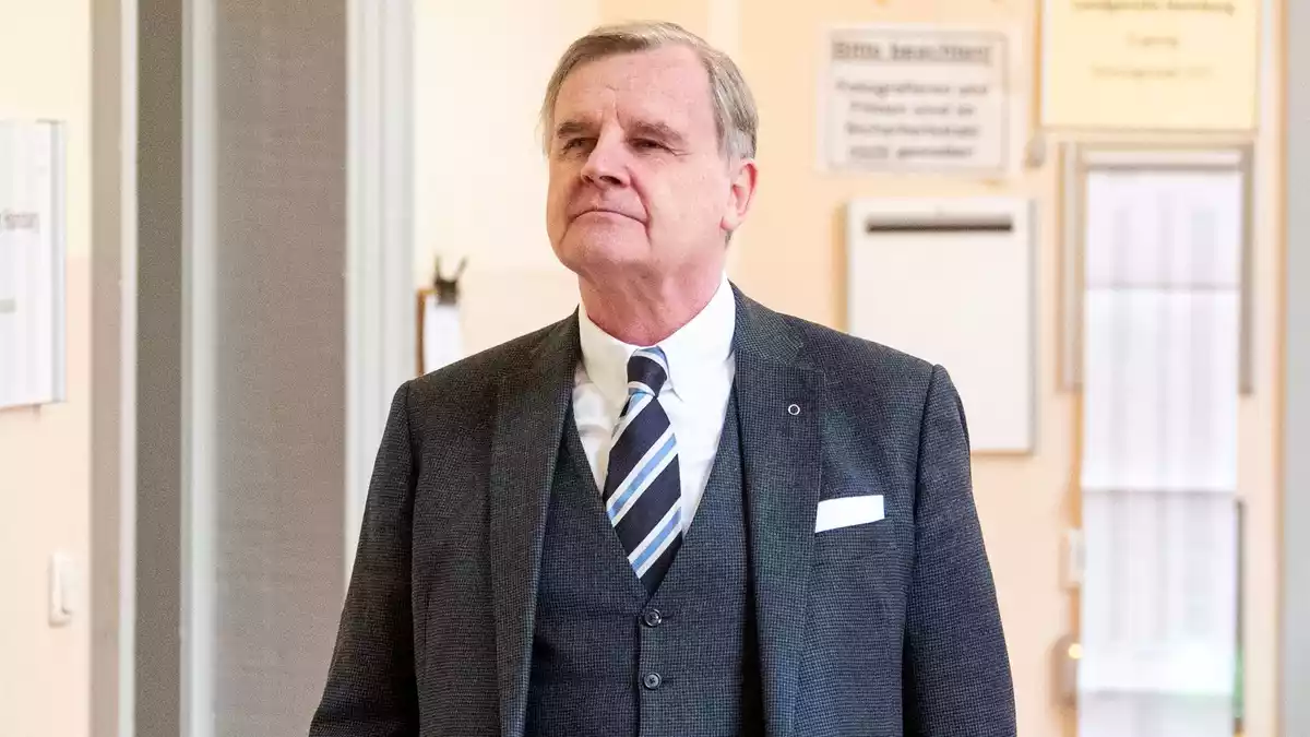 Otmar Kury war einst der Anwalt von Christina Block. - Bild: Daniel Bockwoldt/dpa