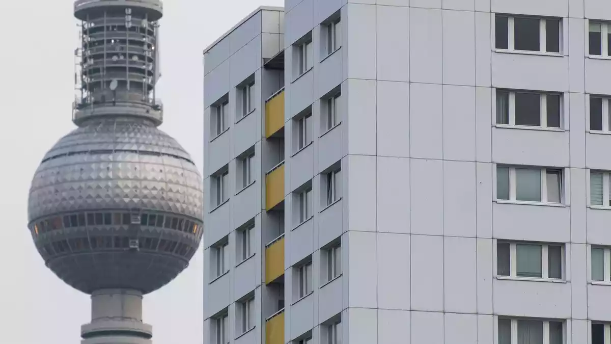 Der Berliner Mietmarkt ist extrem angespannt - in keiner anderen Großstadt sind die Angebotsmieten in den vergangenen Jahren so stark gestiegen wie hier. (Archivbild) - Bild: Christophe Gateau/dpa