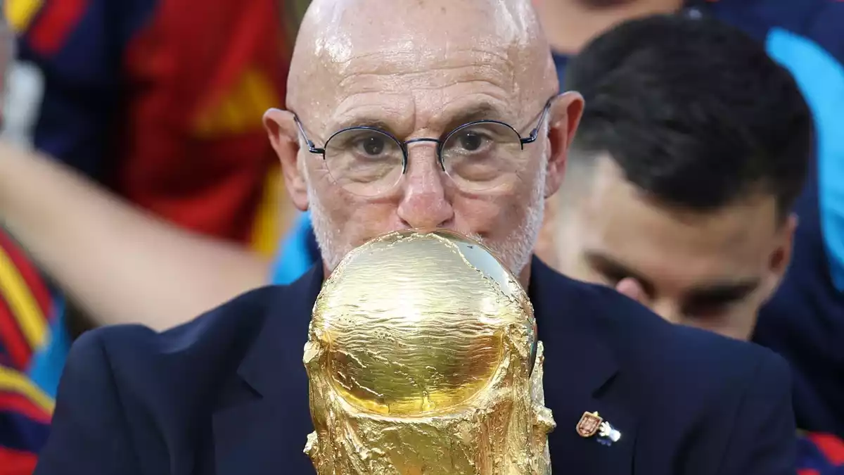 Der Erfolgscoach Spaniens hat einen neuen Vertrag unterschrieben. (Archivbild) - Bild: Li Ming/XinHua/dpa