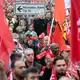 Allein am Mercedes-Werk in Sindelfingen protestierten rund 20.000 Beschäftigte. - Bild: Marijan Murat/dpa