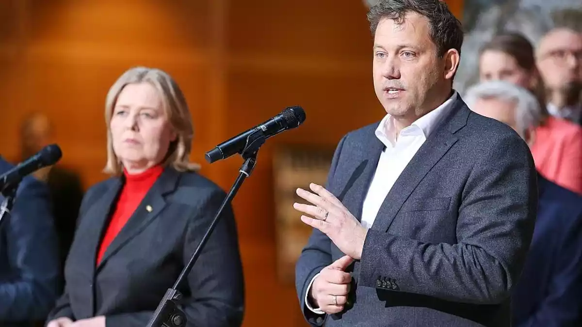 SPD-Abgeordneter Töns fordert Trennung von Partei- und Ministeramt
