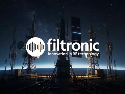 Hochmoderne Satellitenkommunikationstechnologie vor einem atmosphärischen Weltraumhintergrund. - Foto: über boerse-global.de