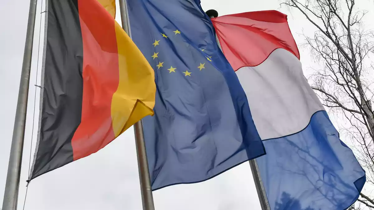 Ostfrankreich will deutschen Unternehmen mit einer Anlaufstelle in München eine Ansiedlung in der Grenzregion erleichtern (Symbolbild). - Bild: Jens Kalaene/dpa-Zentralbild/dpa