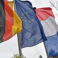 Ostfrankreich will deutschen Unternehmen mit einer Anlaufstelle in München eine Ansiedlung in der Grenzregion erleichtern (Symbolbild). - Foto: Jens Kalaene/dpa-Zentralbild/dpa