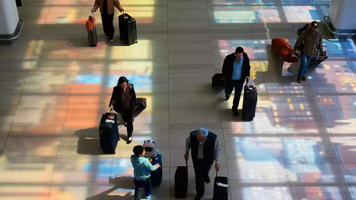 Am Flughafen LaGuardia in New York ist der Flugverkehr seit dem frühen Morgen beeinträchtigt. (Archivbild) - Bild: Seth Wenig/AP/dpa
