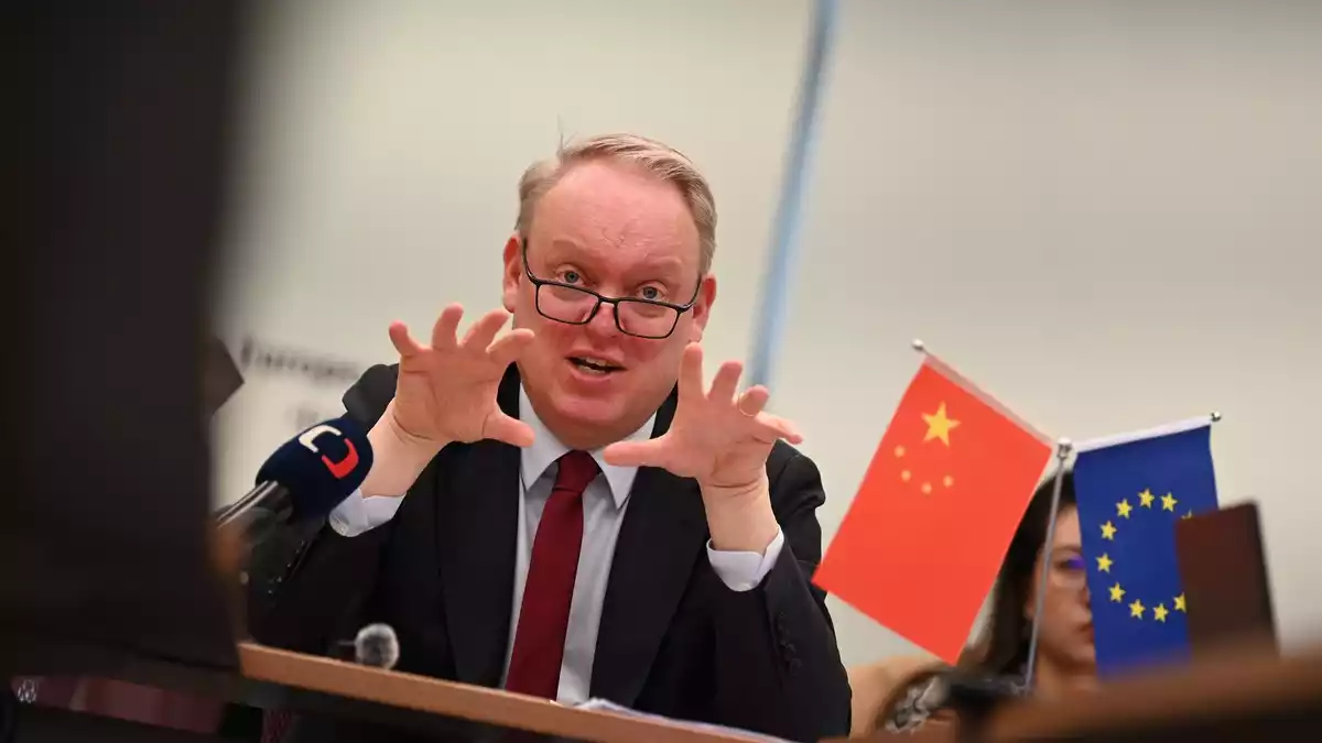 Kammerpräsident Eskelund sieht eine Ungleichheit im Handel mit China. (Archivbild)  - Bild: Johannes Neudecker/dpa